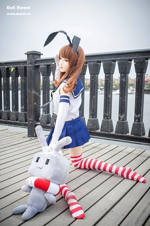 "Supermodel" Jiaxin (stuffed robot sold separately)