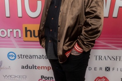 Ricky Greenwood Wins TEAs Trophy for Scene Work