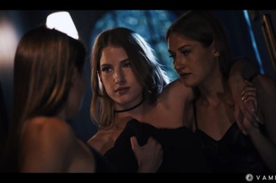 Octavia Red Makes Her Vampired Debut